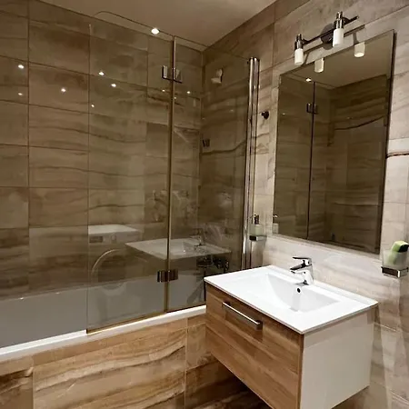 Garden Tower - Zimni Zahrada Appartement Praag